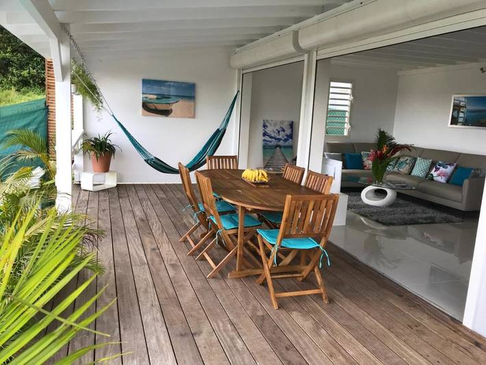 Location de vacances pour 8 personnes, avec vue ainsi que jardin et piscine à Petit-Bourg - 3