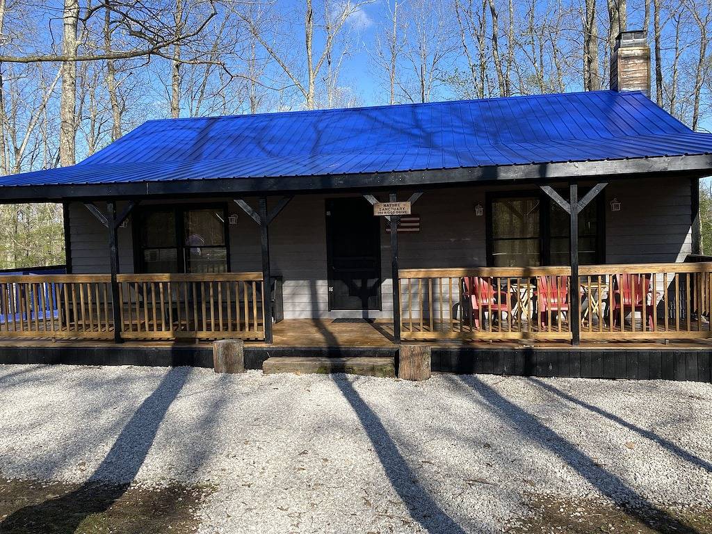 3Br 1.5Ba w/ King Bed/Hot Tub in Heart of Rrg! in Daniel Boone National Forest