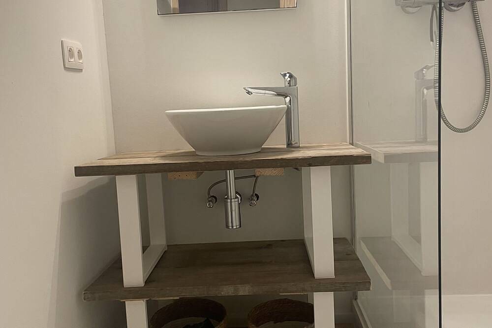 Gastenwoning in Heuvelland met sauna & hottub en zwempoel (optioneel). in Dranouter, Heuvelland