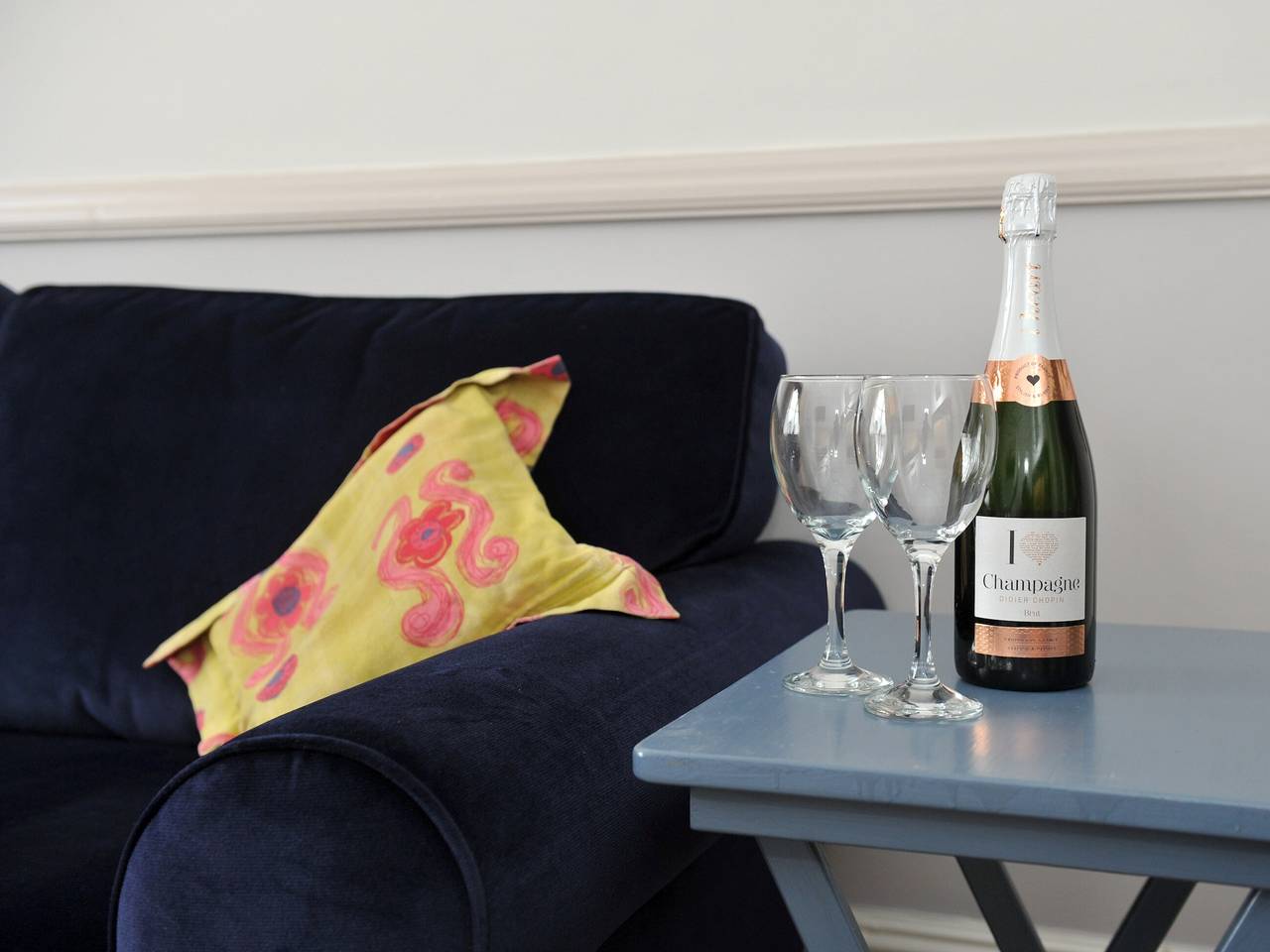 Hamilton Apartment in Cheltenham, Gloucestershire