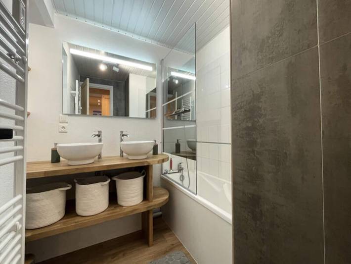 Gîte pour 10 personnes, avec balcon à Saint-Jacques-des-Blats - 4