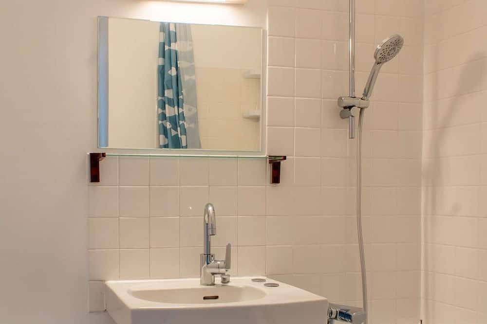 Ganze Wohnung, Sea-view apartment near the beach in Erquy | 6 guests | in Caroual, Erquy
