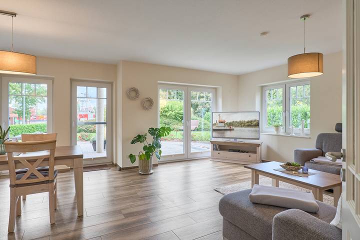 Ferienwohnung für 4 Personen, mit Garten und Ausblick sowie Seeblick in Mittelholstein