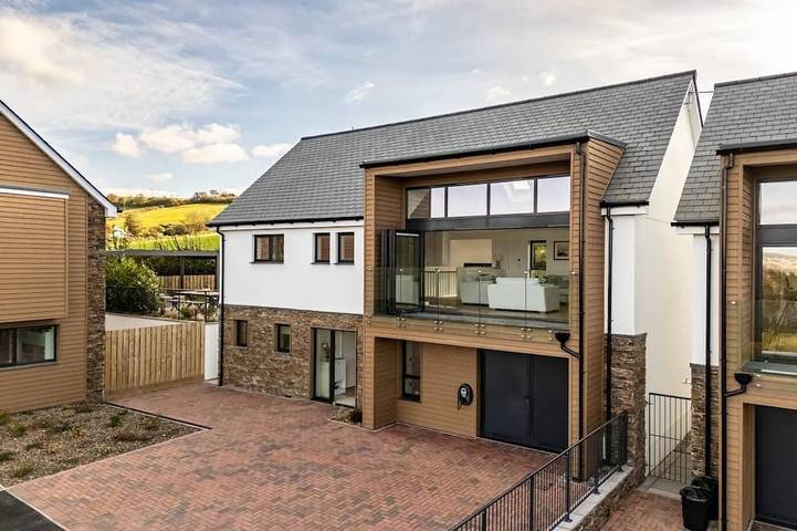 Holiday rental for 8 people, with hot tub and garden in Instow