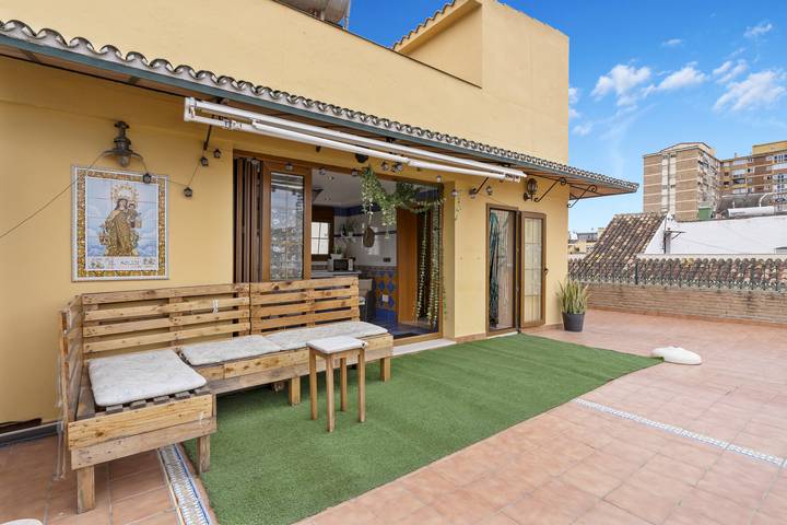 Villa für 18 Personen, mit Terrasse und Whirlpool in Malaga