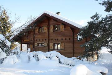 Gîte pour 7 personnes, avec jardin et terrasse, animaux acceptés à Foncine-le-Haut