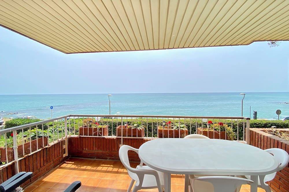 Entire apartment, Beach apartment, in front of the sea! in Supermaresme, Arenys de Mar