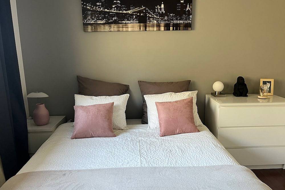 Timber-frame house between lake and mountains in Talloires-Montmin, Annecy region