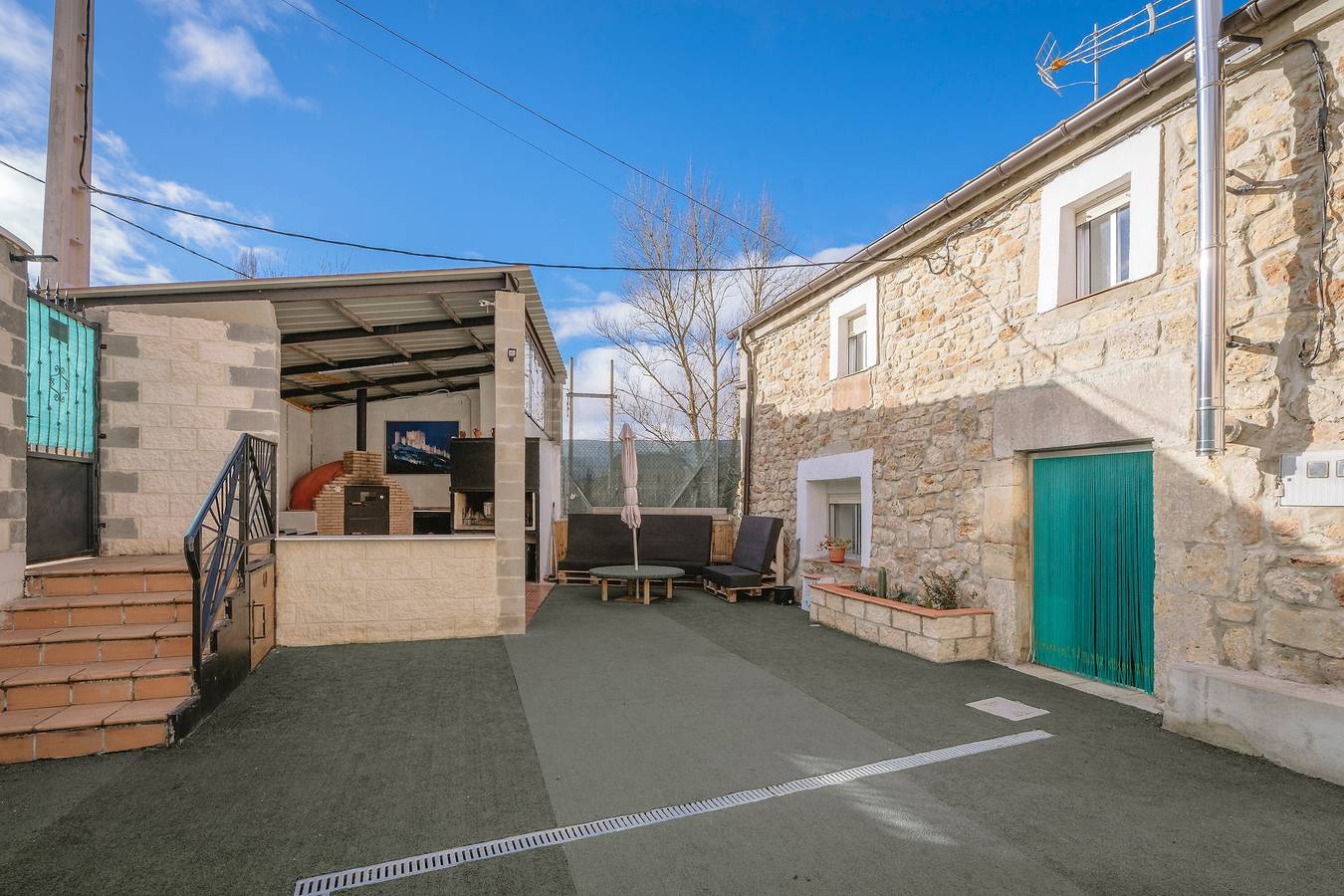 Casa La Molina – Spacious Countryside Home with Mountain Views near Burgos in La Molina de Ubierna, Merindad de Río Ubierna