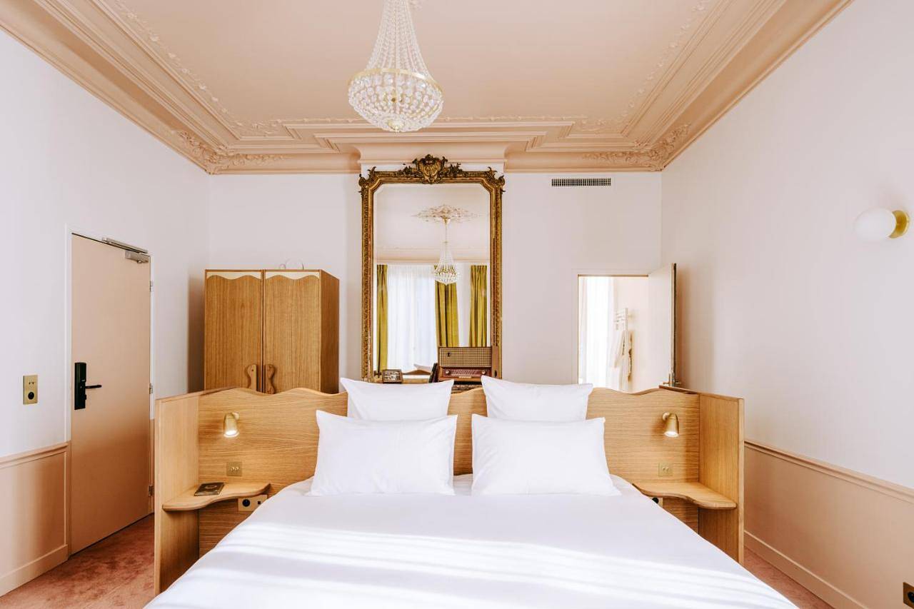 Le Charmant Hôtel in Saint-Ouen, Seine-Saint-Denis