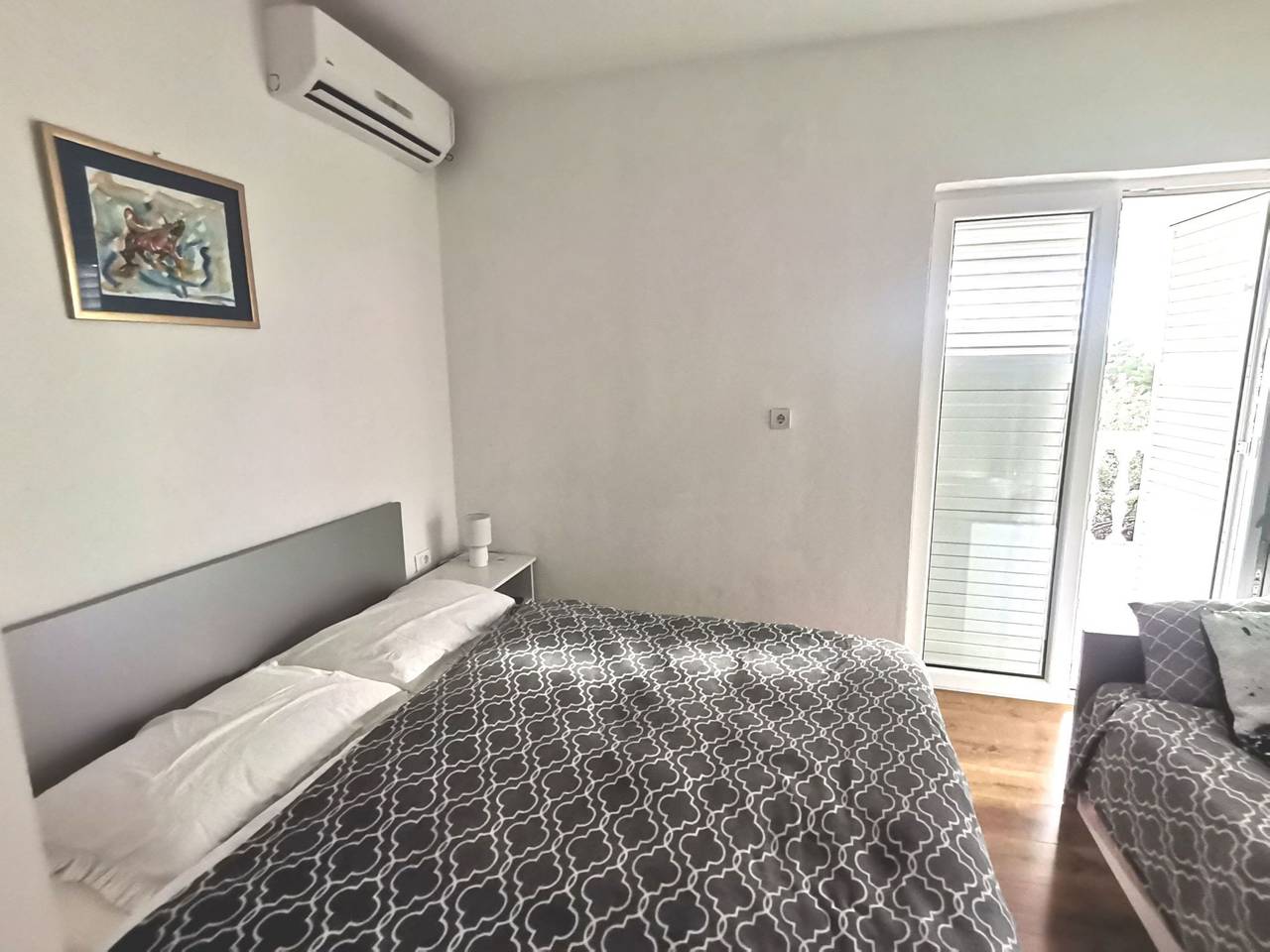 Hel leilighet, Weiße Idylle auf dem blauen Meer in Promajna, Makarska Riviera