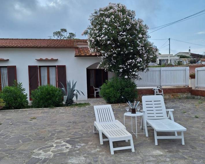 Villa für 8 Personen mit Terrasse in Spiaggia di Stecchi, Capoliveri