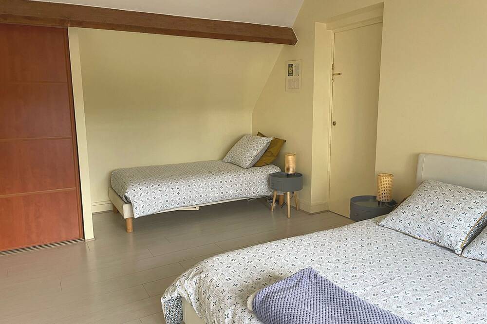 Peaceful stay between Paris and Disneyland - 2 comfortable rooms with garden in Chennevières-sur-Marne, Valle del Marne