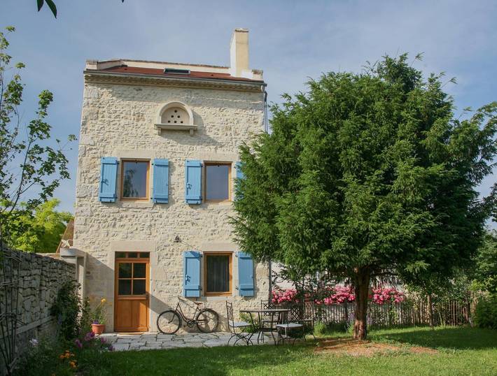 Gîte pour 4 personnes, avec Terrasse ainsi que Jardin et Vue