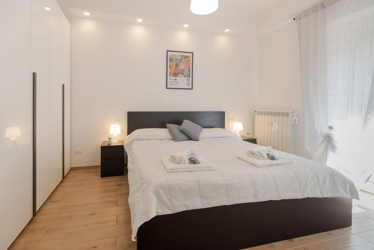 Appartamento intero, Moderno e comodo a 2 min dalla Metro Lucio Sestio in Roma, Provincia di Roma