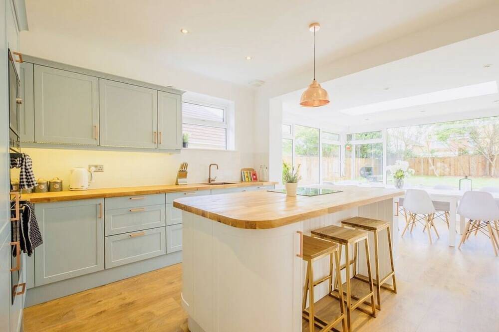 Chalet for 12 People in Hordle, New Forest National Park