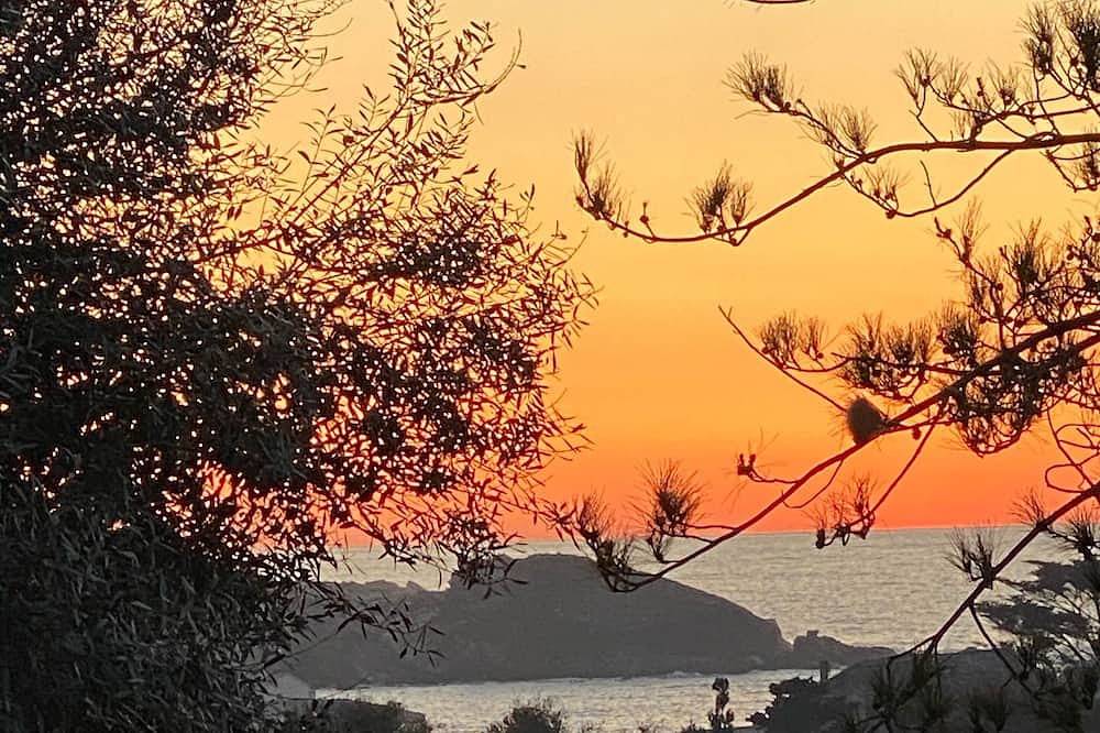 Villa avec jardin en Corse à 5mn à pied de la mer et du sentier des randonnées in Centuri, Cap Corse