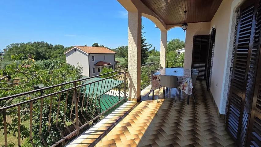 Ferienwohnung für 6 Personen, mit Balkon und Terrasse sowie Garten