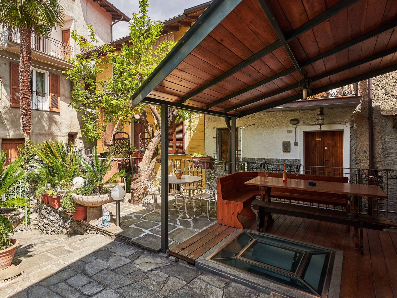 Lady in Vercana, Gemeinde Vercana