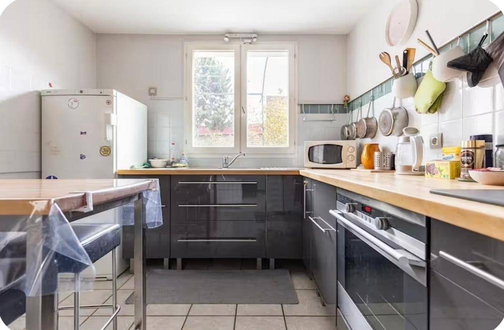 Double Room with Shared Bathroom in Roissy-en-France, Val-d'Oise