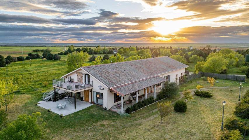 Apartamento para 2 personas, con Terraza además de Jardín y Vistas en Segovia
