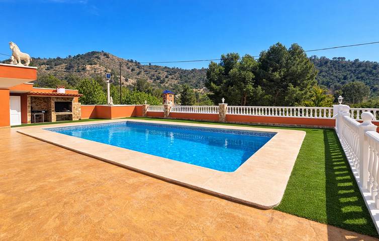 Geräumige 2-Zimmer-Wohnung mit Pool, Terrasse, WLAN und Parkplatz in La Vila Joiosa, Costa Blanca