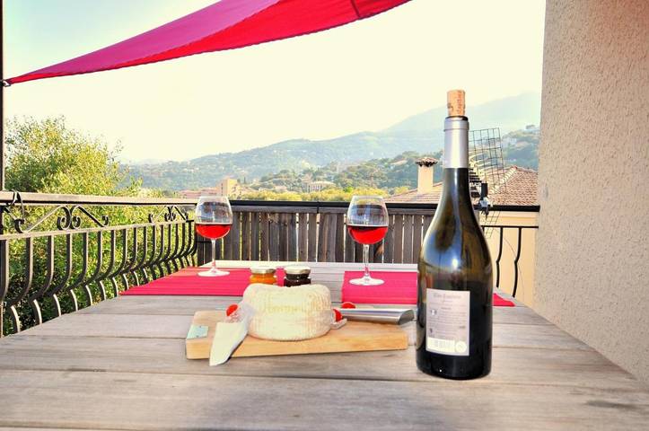 Gîte pour 6 personnes, avec terrasse et vue à Ville-di-Pietrabugno - 2