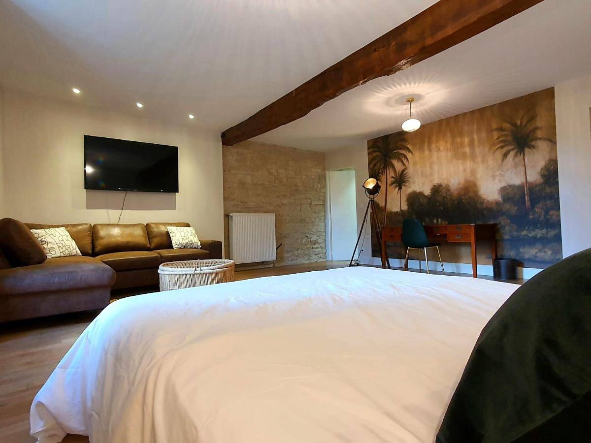 Deluxe Double Room in Ancy-le-Franc, Arrondissement d'Avallon