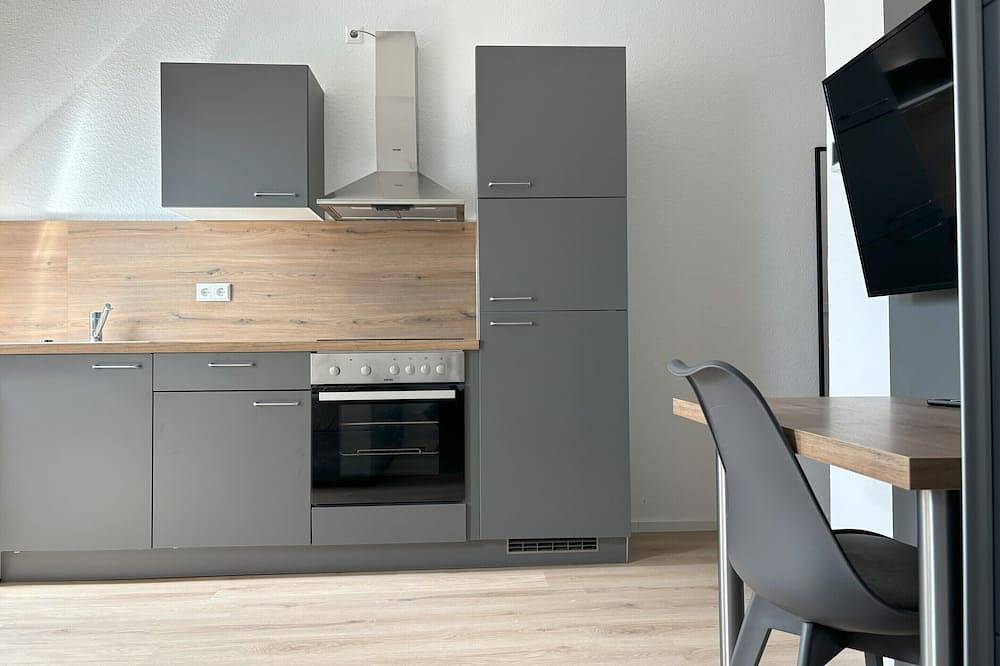 Ganze Wohnung, Apartment mit Küche und Badezimmer in Leimen, Rheinebene
