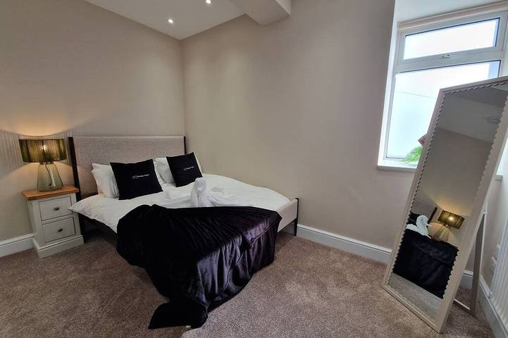 Location de vacances pour 14 personnes, avec terrasse, animaux acceptés à Merthyr Tydfil - 2