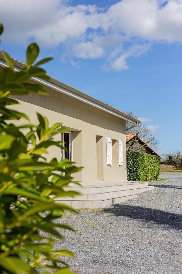 Location de vacances pour 10 personnes, avec piscine et jardin à Narrosse - 4