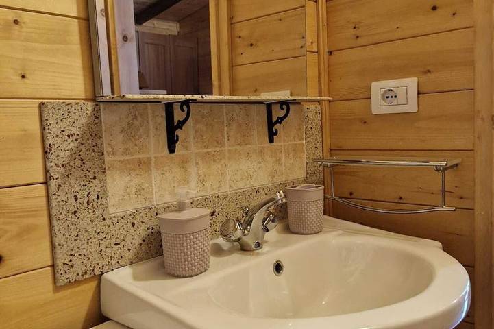 Chalet für 5 Personen, mit Pool in Gemeinde Porlezza - 4