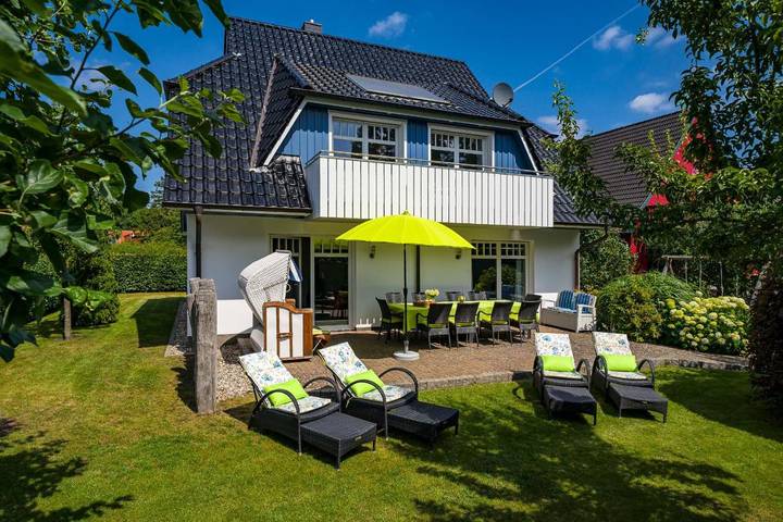 Ferienhaus für 10 Personen, mit Sauna und Ausblick sowie Garten in Prerow