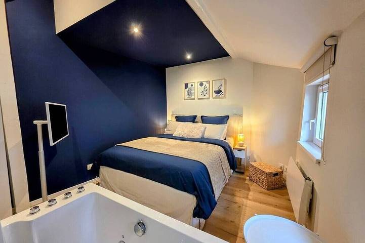 Appartement entier, Suite Balnéo à 15 min de Strasbourg in Schiltigheim, Région de Strasbourg