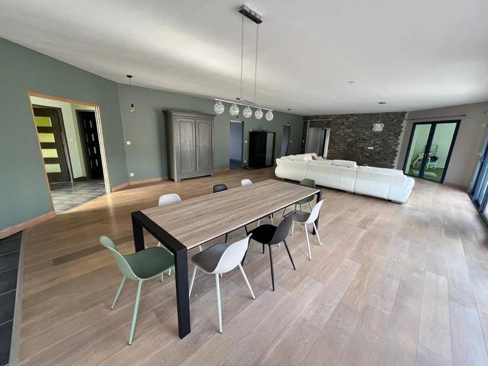 Location de vacances pour 8 personnes, avec piscine et jardin à Selongey - 4