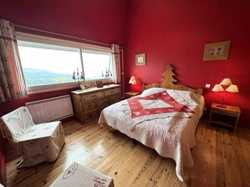 Chalet pour 8 Personnes dans Saint-Jacques-des-Blats, Parc naturel régional des Volcans d'Auvergne, Photo 2