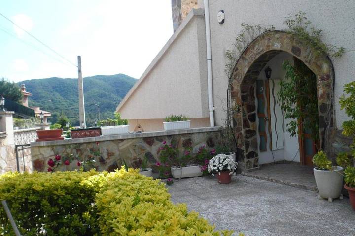 Chalet para 6 personas, con vistas además de piscina y jardín, Se admiten mascotas en Valles Oriental - 2