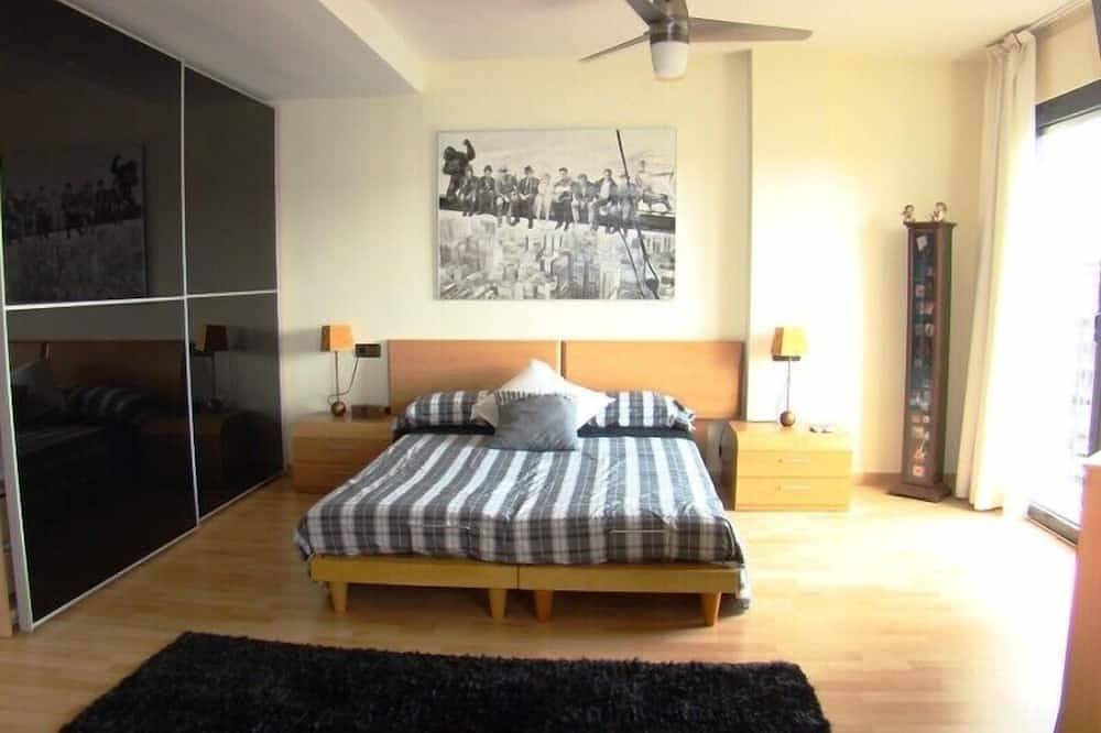 Entire apartment, Club Villamar - Nice apartment with terrace, air conditioning and private pool just a 200m away f... in Sant Antoni de Calonge, Calonge