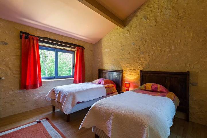 Location de vacances pour 6 personnes, avec piscine ainsi que terrasse et jardin, animaux acceptés à Salles-de-Belvès - 2
