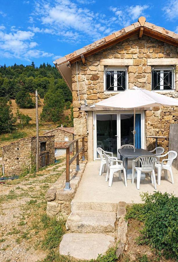 Location de vacances pour 7 personnes, avec Balcon et Terrasse ainsi que Jardin et Vue à Pailharès