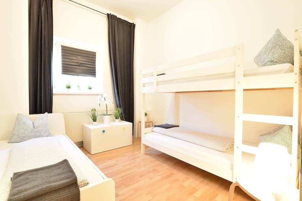 Geheel appartement, Spacious city center appartement with free parking in Innsbruck, Regio Innsbruck