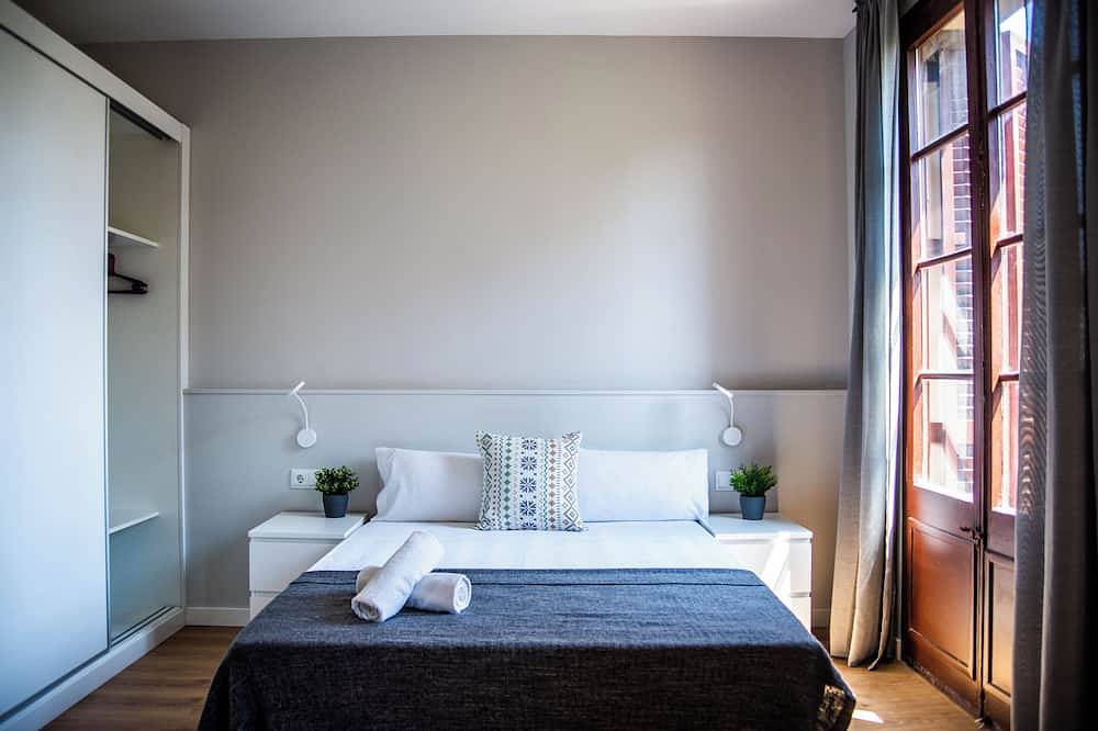 Entire apartment, Modern studio in the heart of Sants 1.1 in Barcelona Centre, Barcelona