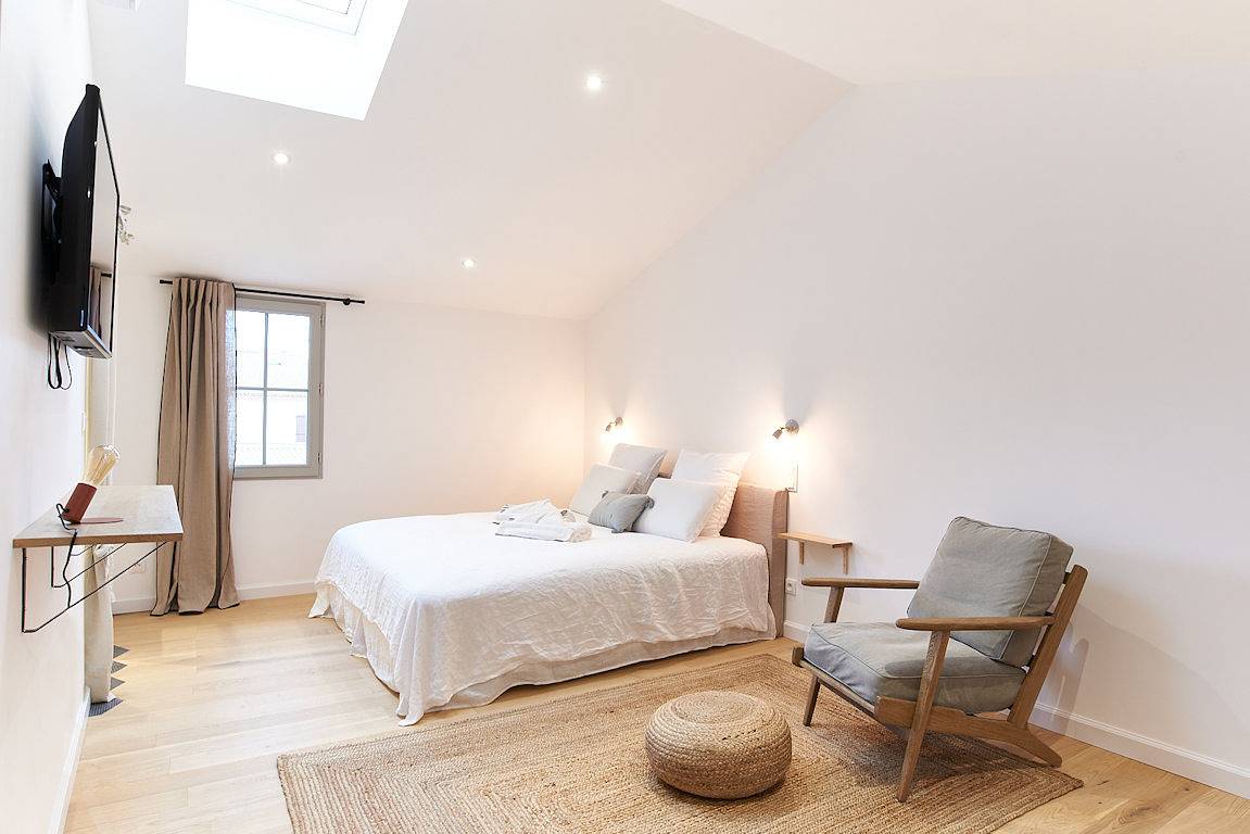 Maison 1634, piscine, climatisation, parking, ascenseur in Pézenas, Côte d'Améthyste