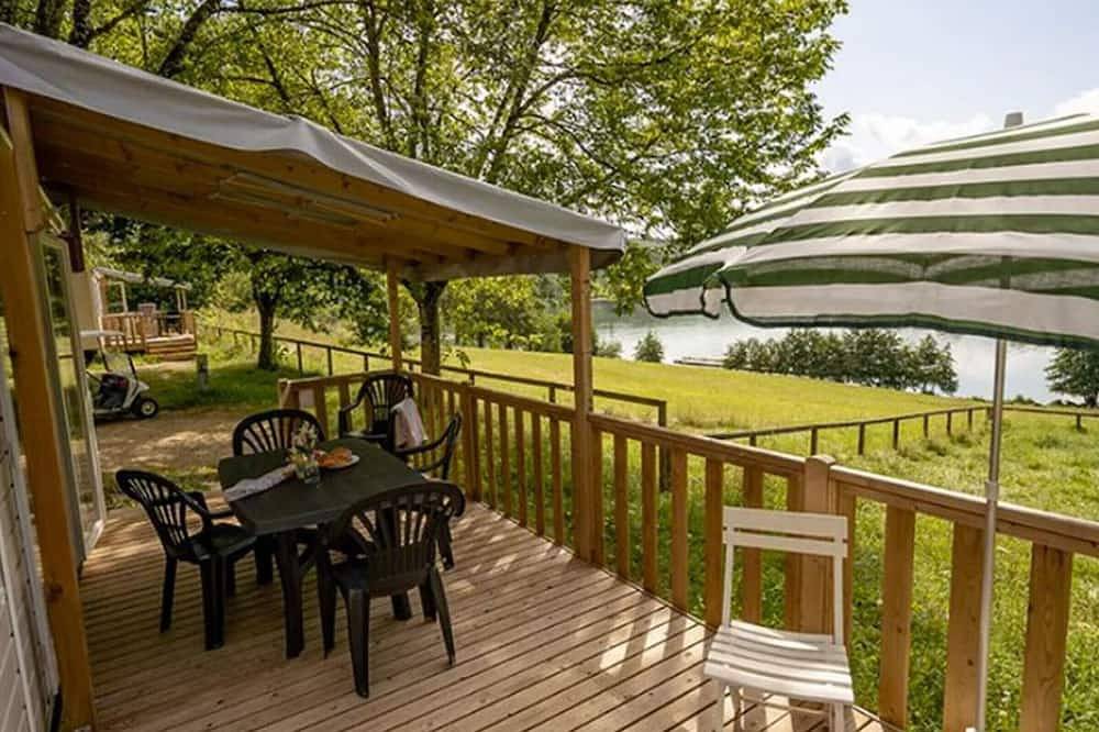 Mobilheim für 4 Personen mit Terrasse und Rollstuhlgerecht in Lissac-sur-Couze, Brive-la-Gaillarde und Umgebung