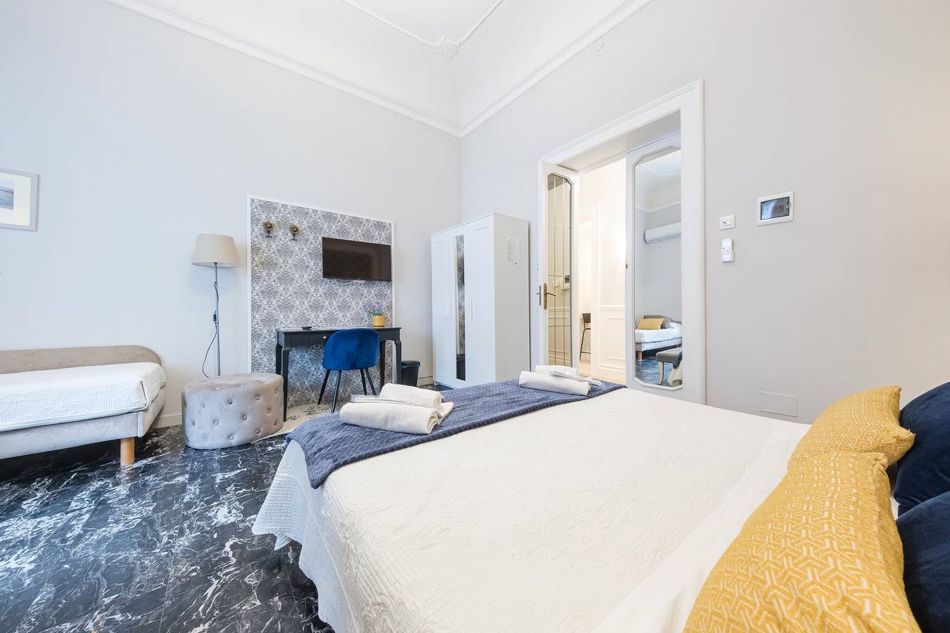 Habitación 'Camera Tripla' con Wi-Fi y aire acondicionado in Mesina, Provincia de Messina