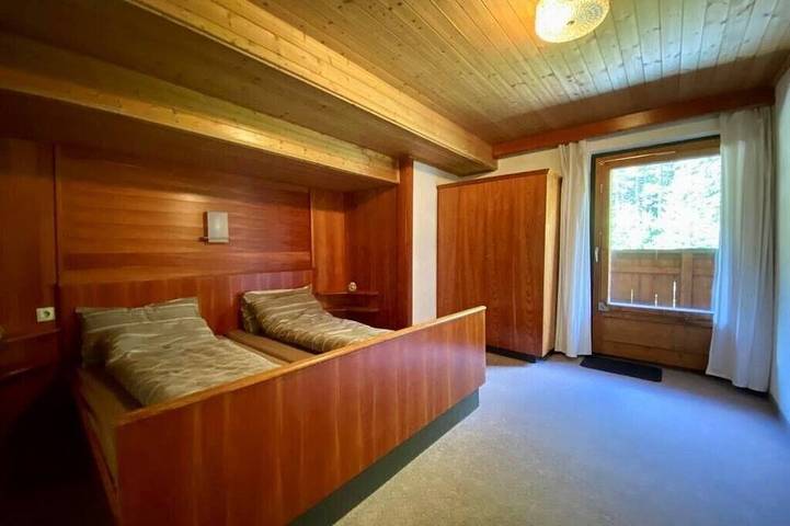 Ganze Wohnung, Rustikales Pitztaler Alpenhaus am Bach mit großem Balkon und Garage in Kaunergrat, St. Leonhard im Pitztal