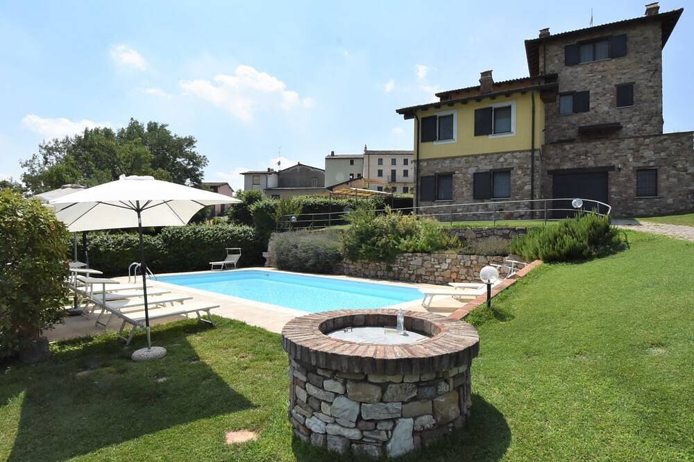 Casa vacanza a Castana a partire da 134€ a notte