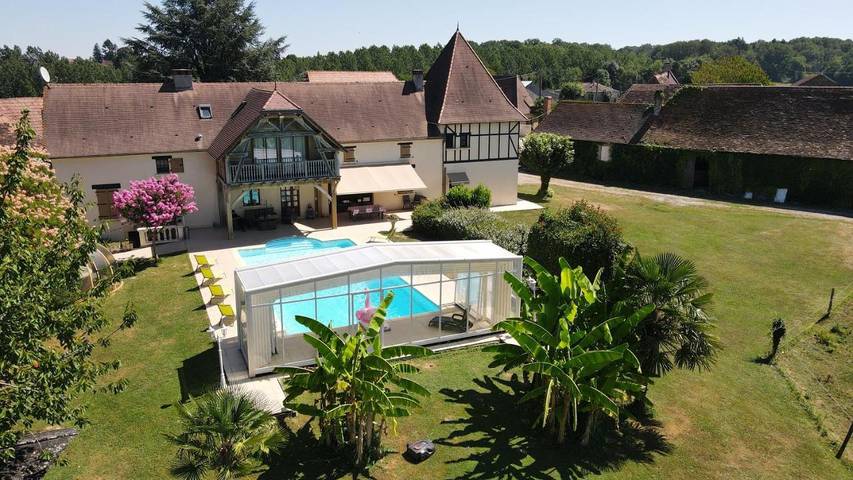 Chambre d’hôte pour 4 personnes, avec Terrasse et Jacuzzi ainsi que Jardin et Piscine