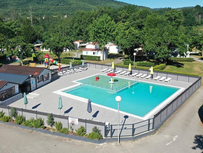 Mobil home pour 4 personnes, avec Bassin pour enfant à Dalou