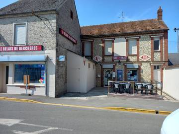 Chambre d’hôte pour 8 personnes, avec terrasse dans Berchères-les-Pierres